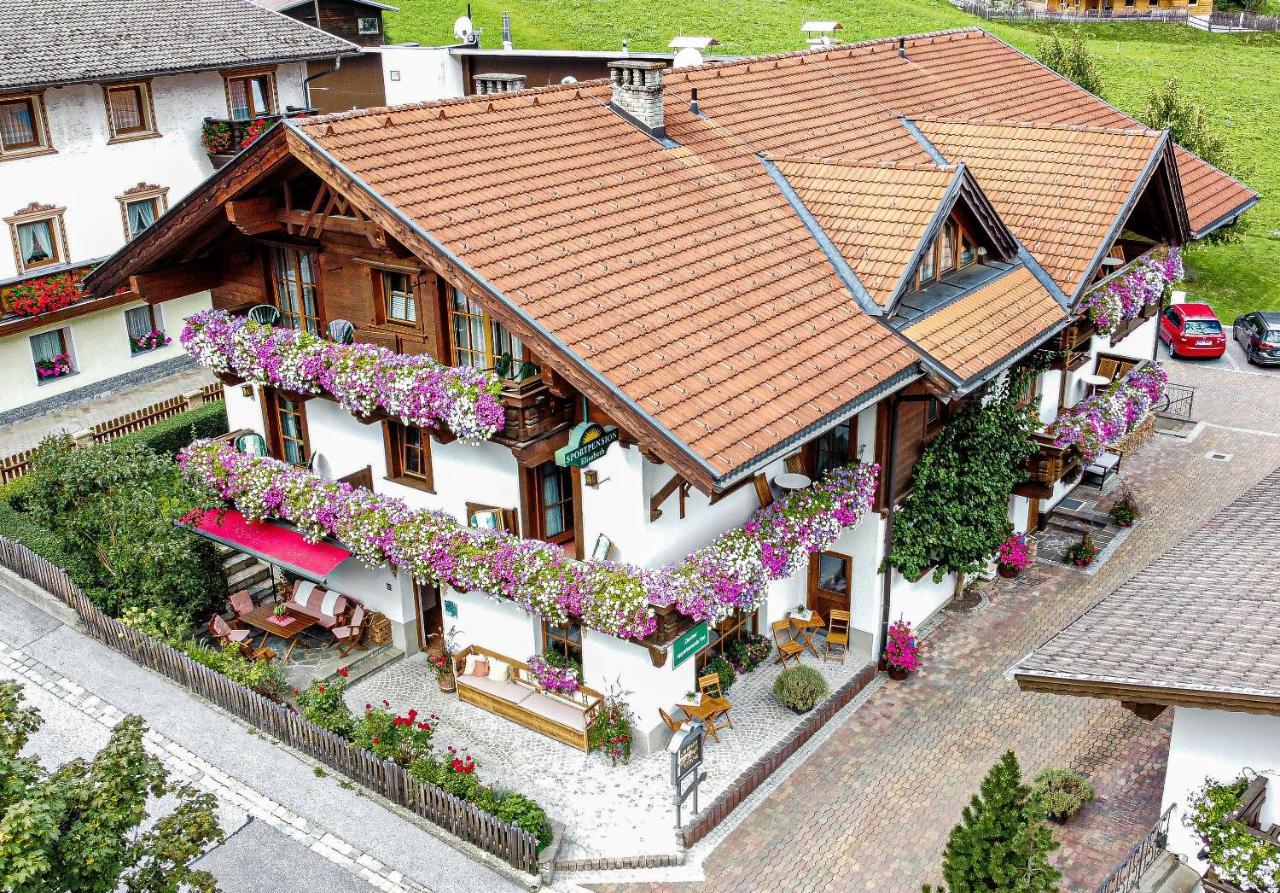 Sportpension Elisabeth Neustift im Stubaital Buitenkant foto